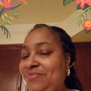 Meet your Posher, Desiree